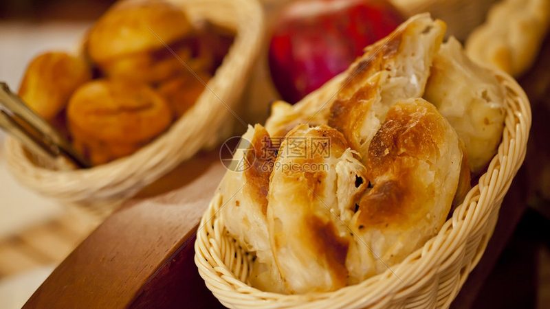 餐饮创业之路：加盟还是自营，如何抉择？**
